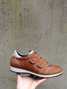 FLUCHOS VELCRO COGNAC MET UITNEEMBAAR VOETBED