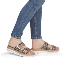 Afbeelding in Gallery-weergave laden, REMONTE SLIPPER MET UITNEEMBAAR VOETBED TWEE GESPEN KLEVERS LEOPARD
