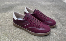 Afbeelding in Gallery-weergave laden, REMONTE SNEAKER UITNEEMBAAR VOETBED BORDEAUX
