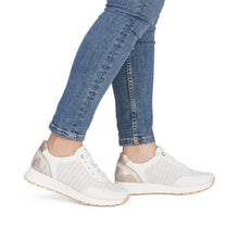Afbeelding in Gallery-weergave laden, REMONTE SNEAKER MET UITNEEMBAAR VOETBED WIT
