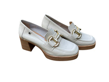 Afbeelding in Gallery-weergave laden, DORKING LOAFER MET HAK CREMA
