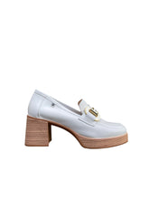 Afbeelding in Gallery-weergave laden, DORKING LOAFER MET HAK CREMA
