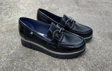 Afbeelding in Gallery-weergave laden, DORKING DAMES LOAFER ZWART LAK
