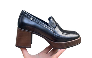 DORKING DAMES MOCASSIN MET DIKKE ZOOL ZWART