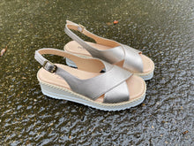 Afbeelding in Gallery-weergave laden, DONNA SOFT SANDAAL BEIGE
