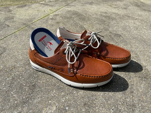 FLUCHOS HERENSCHOEN COGNAC MET UITNEEMBAAR VOETBED
