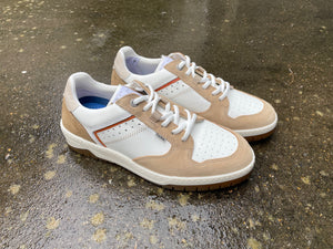 FLUCHOS HEREN MET VETERS EN UITNEEMBAAR VOETBED BEIGE