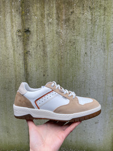 FLUCHOS HEREN MET VETERS EN UITNEEMBAAR VOETBED BEIGE