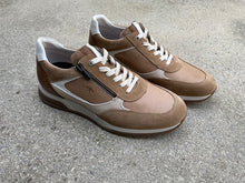 Afbeelding in Gallery-weergave laden, FLUCHOS MET VETERS EN RITS  UITNEEMBAAR VOETBED BEIGE
