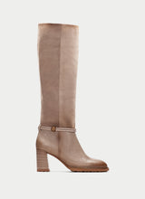 Afbeelding in Gallery-weergave laden, HISPANITAS LANGE LAARS MET HAK BEIGE
