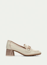 Afbeelding in Gallery-weergave laden, HISPANITAS LOAFER MET BLOKHAK LATTE
