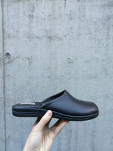 Afbeelding in Gallery-weergave laden, LUCKY LEDEREN PANTOFFELS
