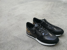 Afbeelding in Gallery-weergave laden, REMONTE SNEAKERS ZWART LUIPAARD DETAIL
